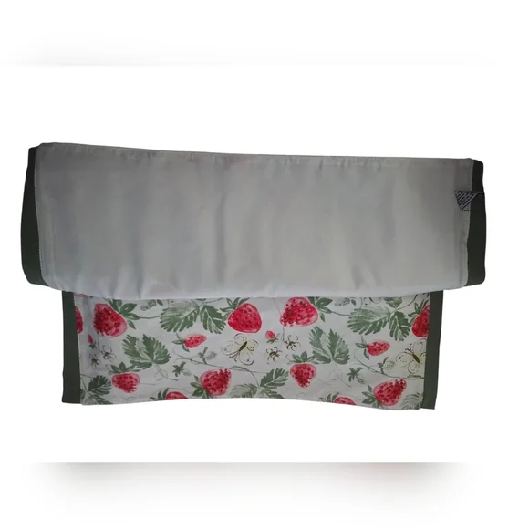 House & Garden- NEW Spring Est. 1901 Strawberry Placemats Set of 4 - Picture 4 of 5